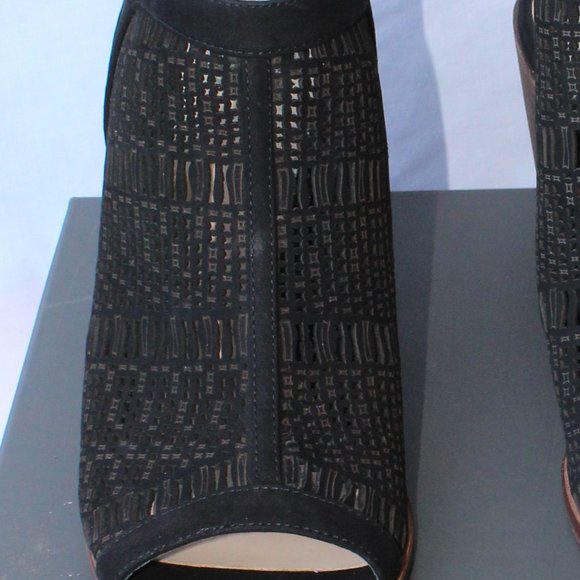 Vince Camuto Shoes - Picture 8 of 13